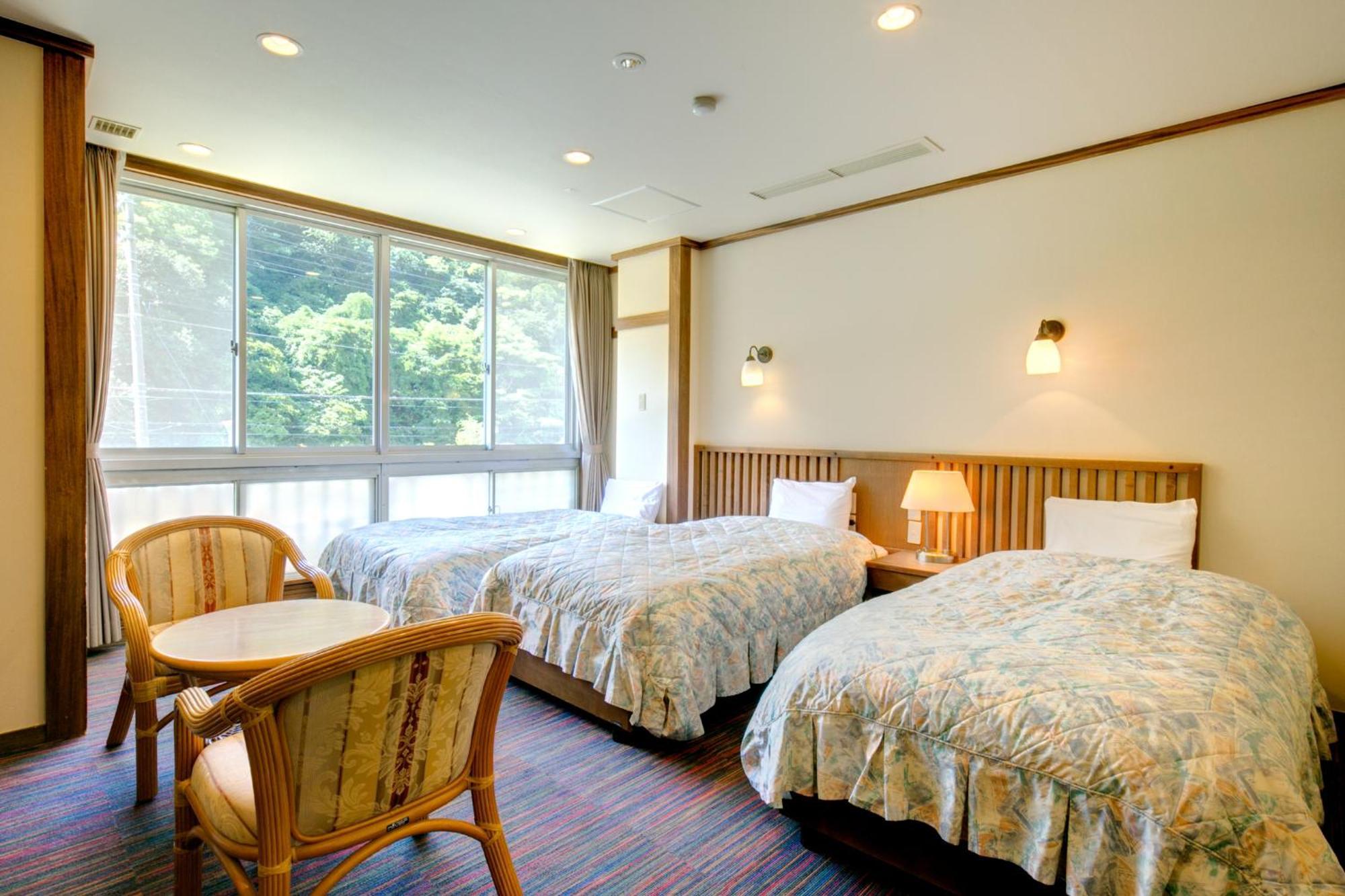 Hotel Yugawara-Onsen Manyoso Exterior foto